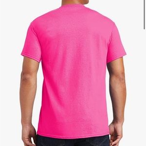 2 pack of men’s Gildan tshirts